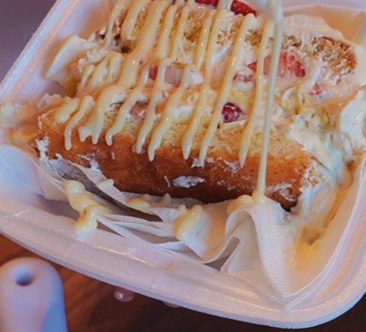 Torta de morango com suspiro da Padaria Santo Ângelo