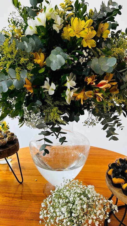 Arranjo floral de decoração de evento