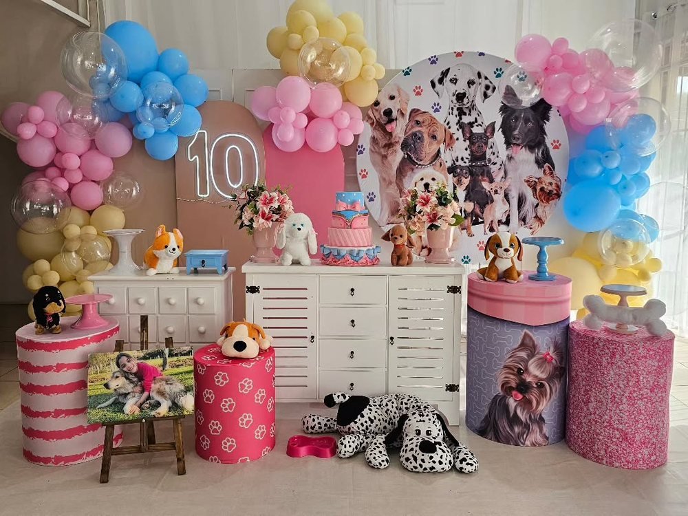 Decoração de festa tema dálmatas com balões rosa e pretos